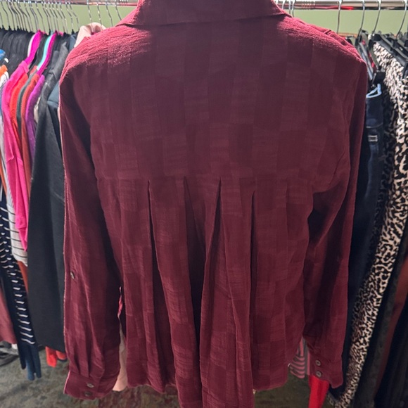 Tru Luxe Wine V-Neck Swing Shirt - Picture 8 of 14